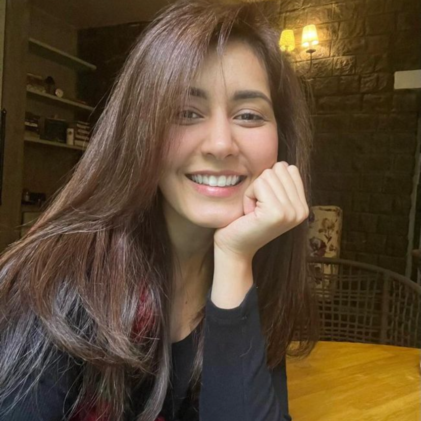 Casual n Cute Clicks Of Raashi Khanna